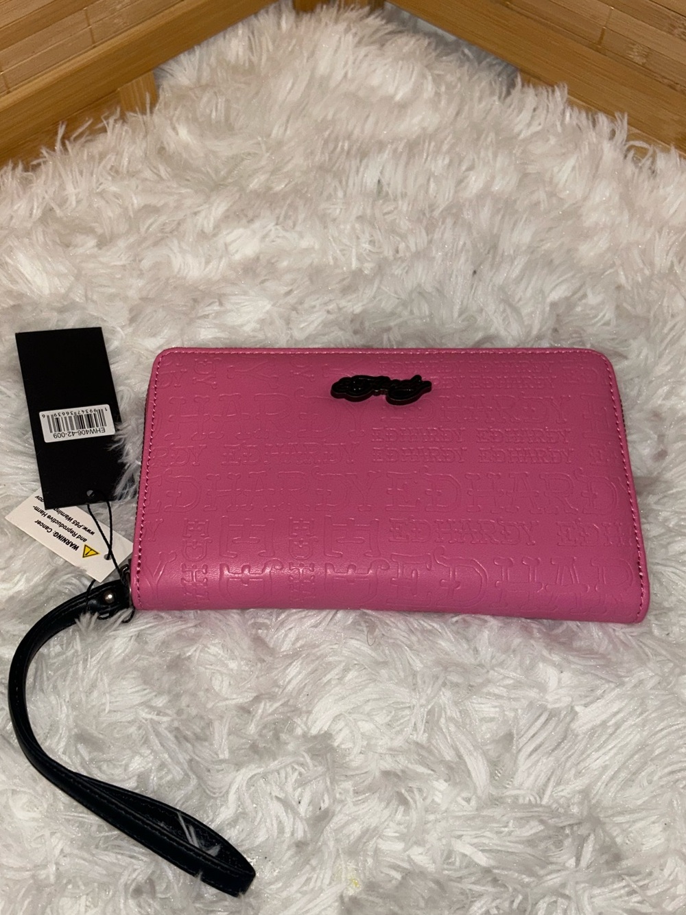 NWT Ed Hardy Zip Around Wristlet - Embossed Screaming Tiger On Pink